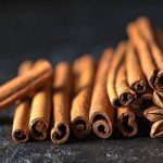 Foto de um Punhado de Canela Empilhado